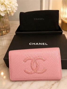 CHANEL Pink CC Glitter-Accented Pebbled Leather Key Holder Wallet